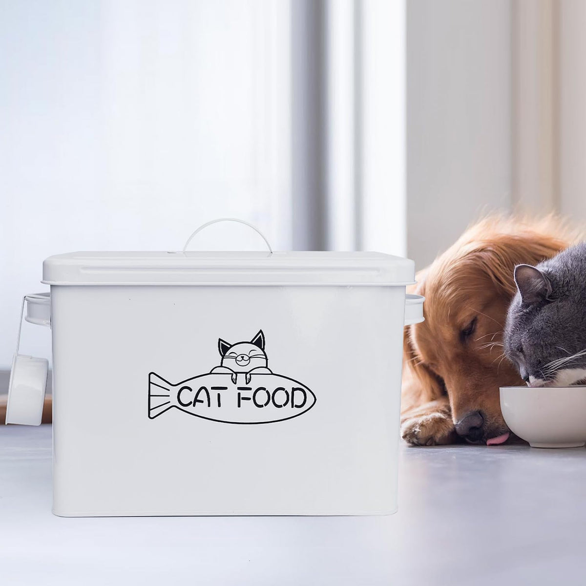 Large Airtight Pet Food Storage Container with Lid and Scoop 12-13 lbs Q8584