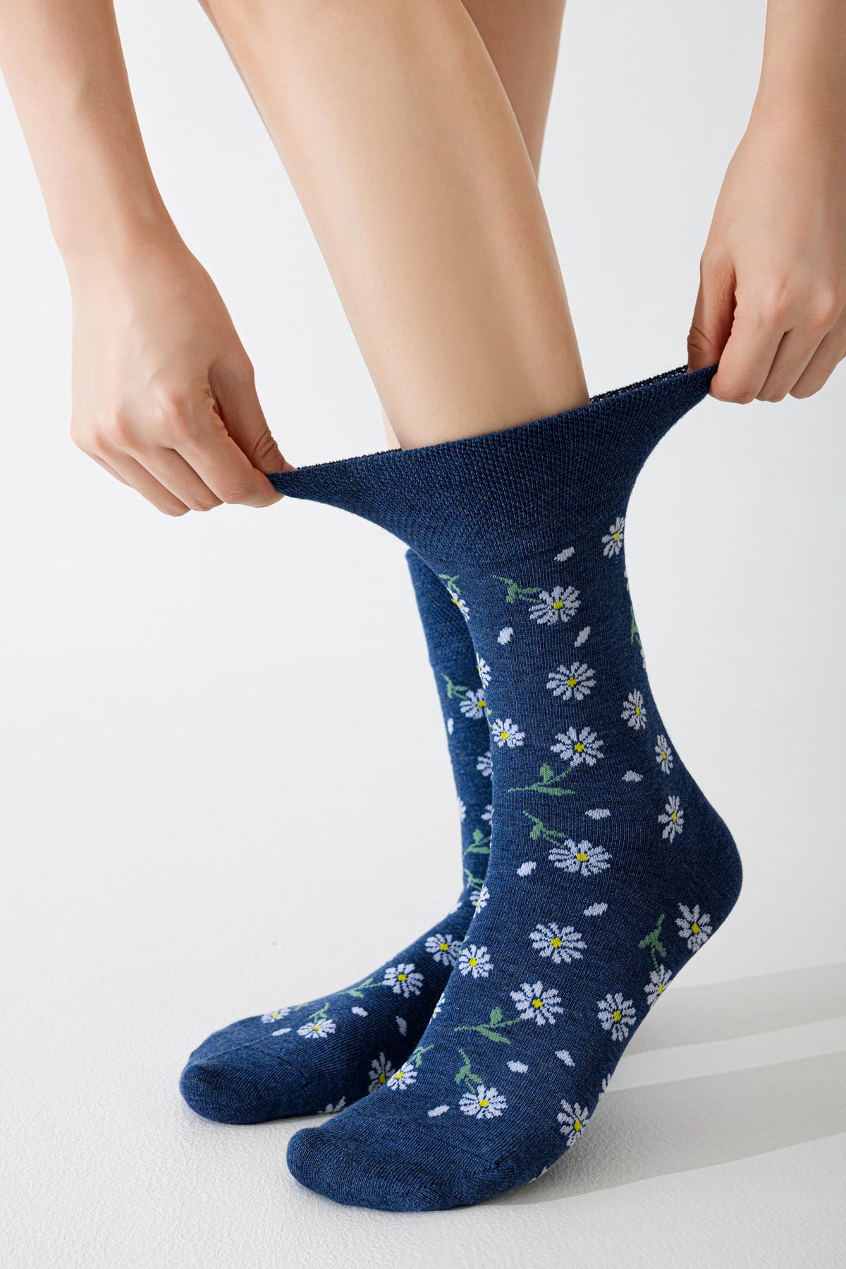 Bamboo Viscose Non Binding Crew Socks, 5 Pairs C73045